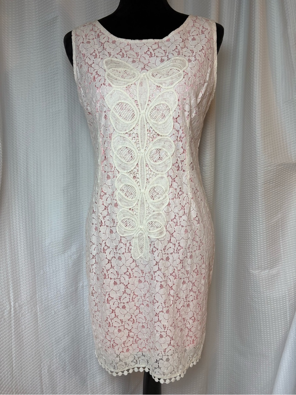 Moon Collection White Lace Sleeveless Shift Dress Pink Underlay Romantic Size M